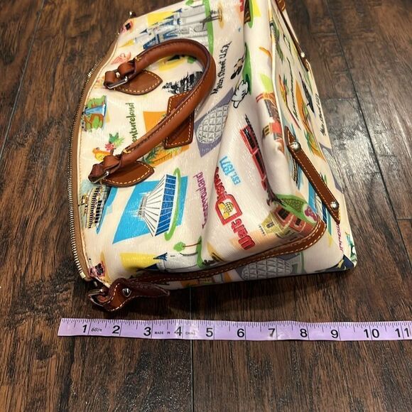 Disney Dooney & Bourke Walt Disney World Retro Satchel Purse Bag read has flaw - Picture 15 of 15